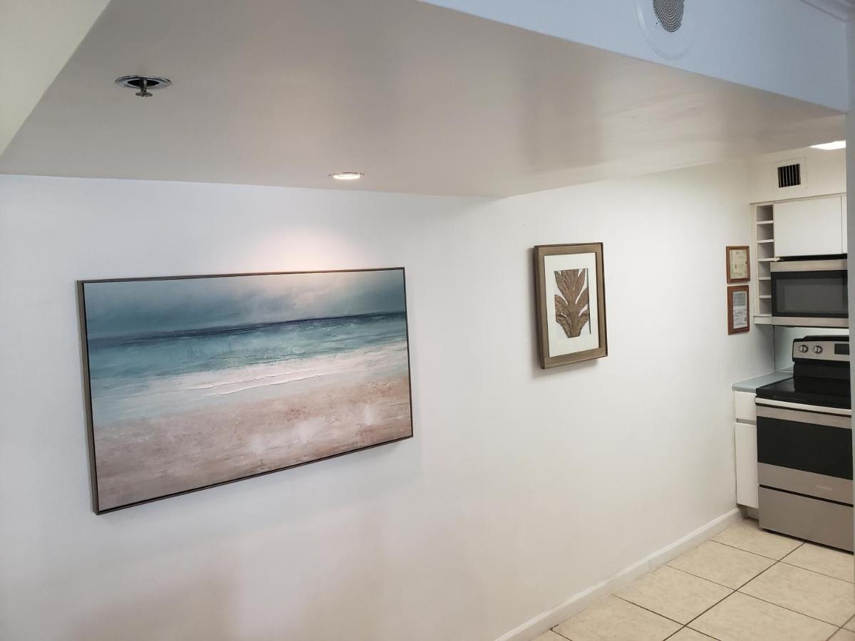 2 Bedroom 2 Bath Beachfront Condo On Miami Beach Millionaire Row Eksteriør billede