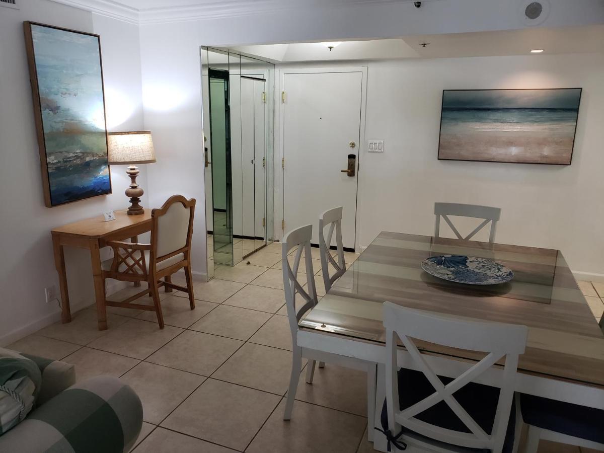 2 Bedroom 2 Bath Beachfront Condo On Miami Beach Millionaire Row Eksteriør billede