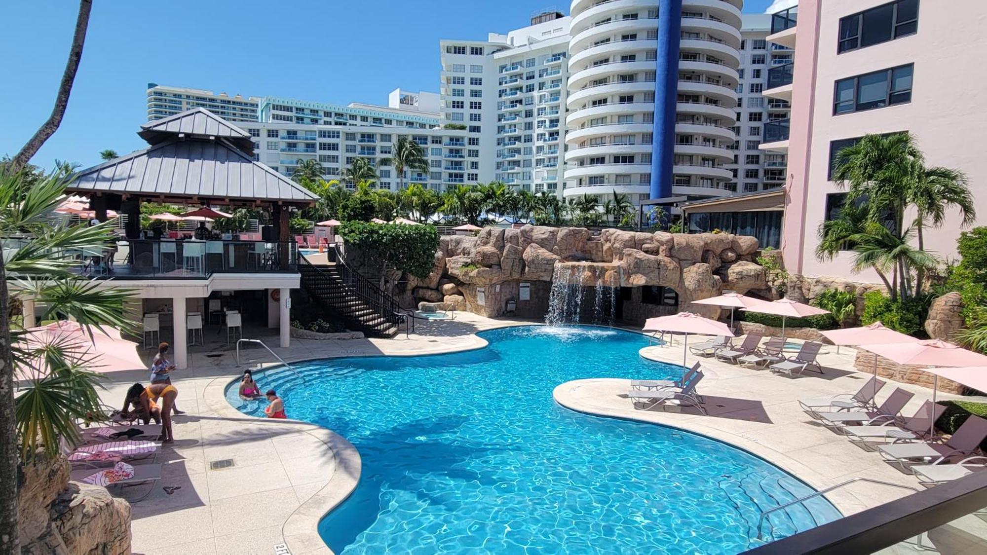 2 Bedroom 2 Bath Beachfront Condo On Miami Beach Millionaire Row Eksteriør billede