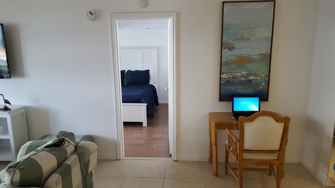 2 Bedroom 2 Bath Beachfront Condo On Miami Beach Millionaire Row Eksteriør billede