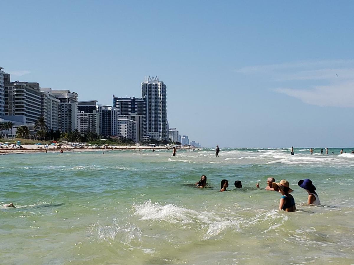 2 Bedroom 2 Bath Beachfront Condo On Miami Beach Millionaire Row Eksteriør billede