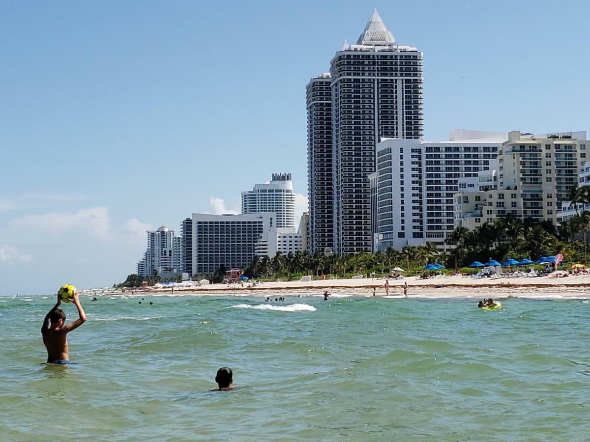 2 Bedroom 2 Bath Beachfront Condo On Miami Beach Millionaire Row Eksteriør billede