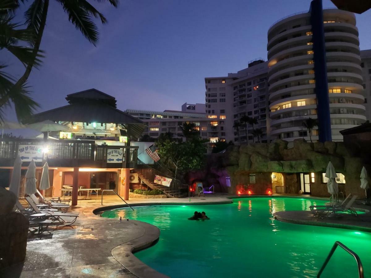 2 Bedroom 2 Bath Beachfront Condo On Miami Beach Millionaire Row Eksteriør billede