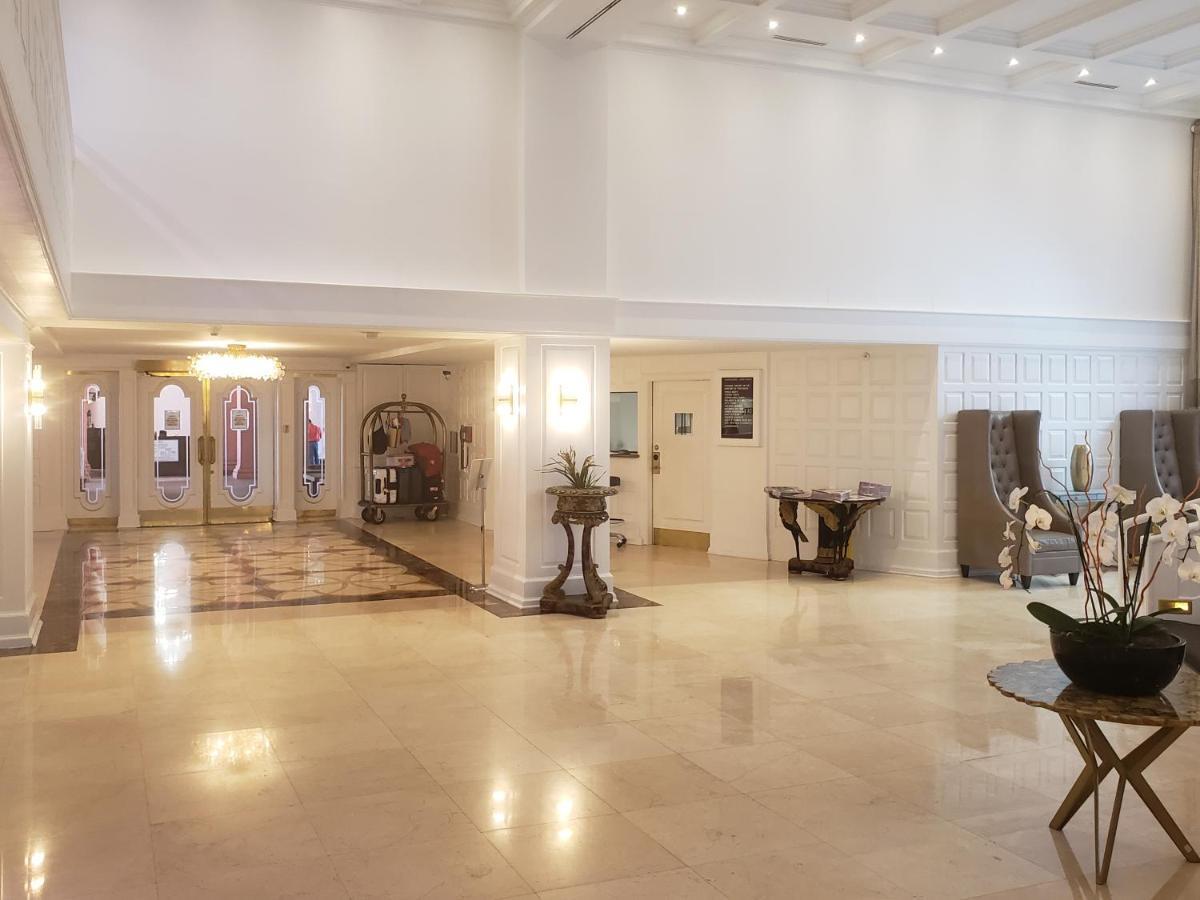 2 Bedroom 2 Bath Beachfront Condo On Miami Beach Millionaire Row Eksteriør billede